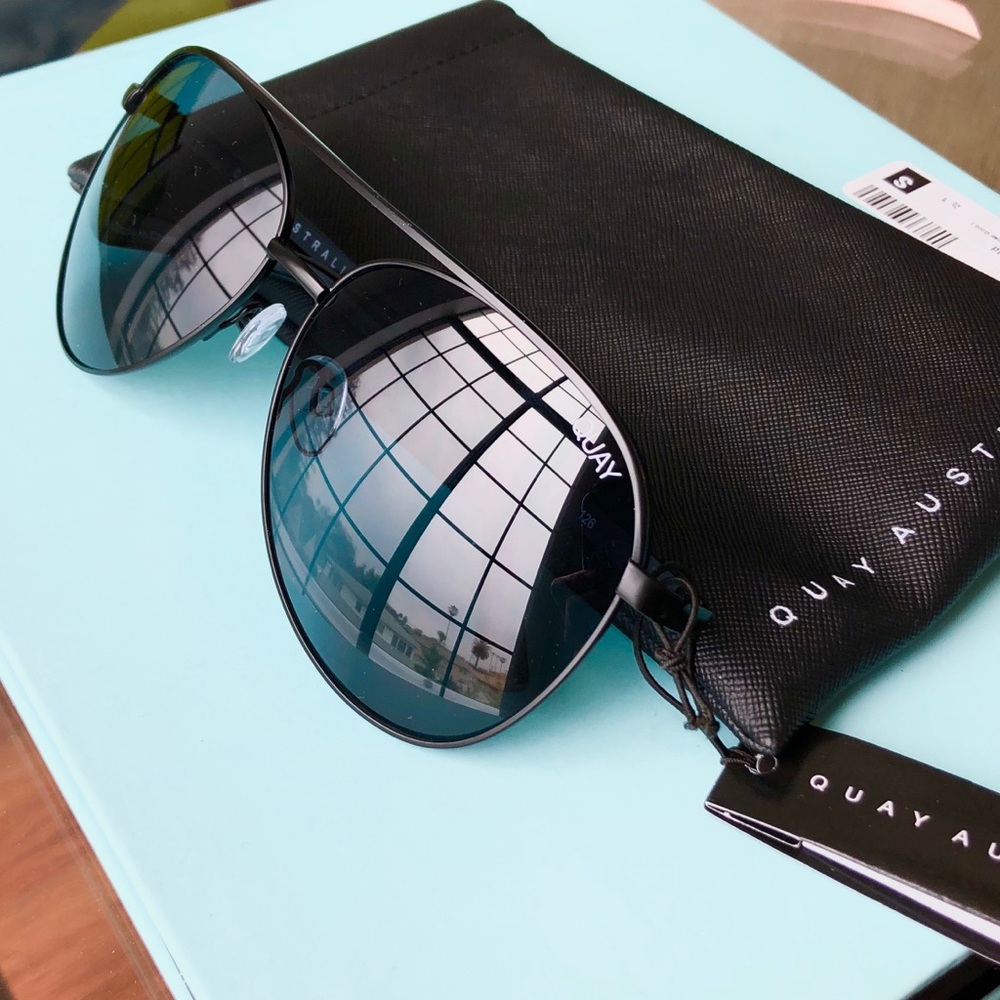 Quay Vivienne Aviator Sunglasses